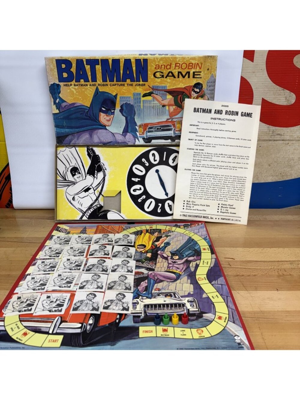 Hasbro Batman and Robin Board Game 1965 - COMPLETE- With Instructions- LOOK